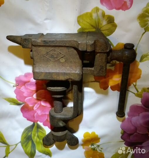 Тиски слесарные СССР