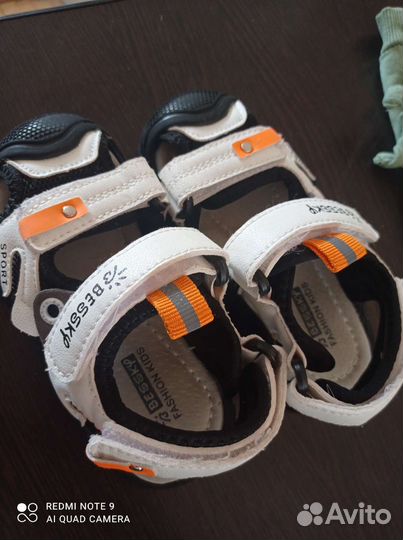 Сандалии уни