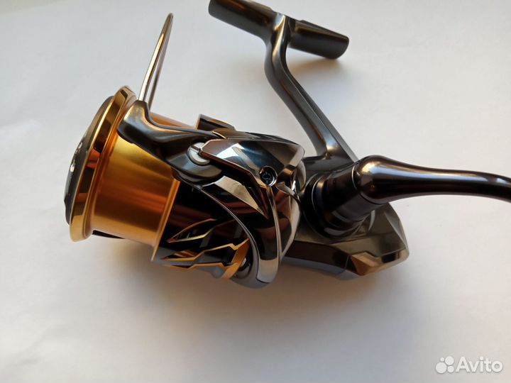 Катушки Shimano 20 Twin Power