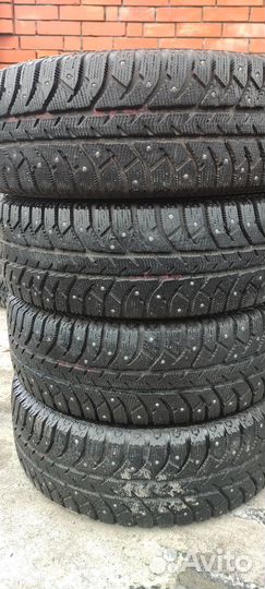 Bridgestone Ice Cruiser 7000S 215/65 R16