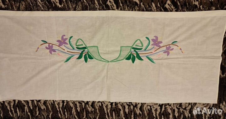 Ламбрекен, с вышивкой гладью (середина XX века)