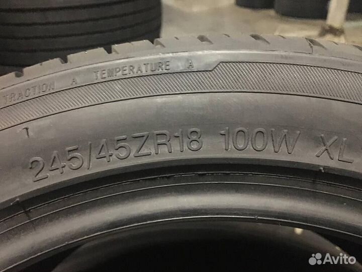 Rydanz Roadster R02 245/45 R18 100W