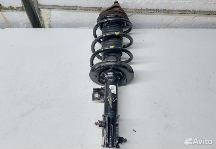 Стойка амортизатора передняя KIA Ceed 2 JD