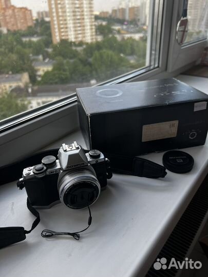 Фотоаппарат Olympus OM-D E-M10 и объектив 17мм