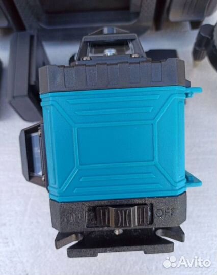 Аккумуляторный лазерный уровень Makita 4D (Арт.795