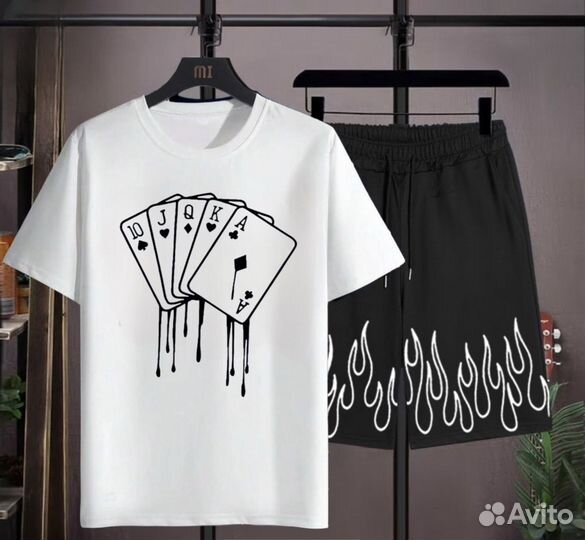 Спортивный костюм