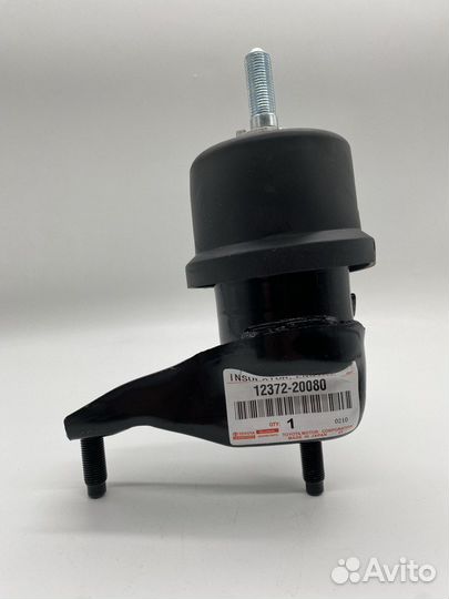 Подушка двигателя Toyota 1237220080