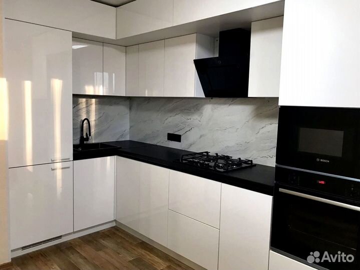 Кухня угловая на заказ.мдф фасады