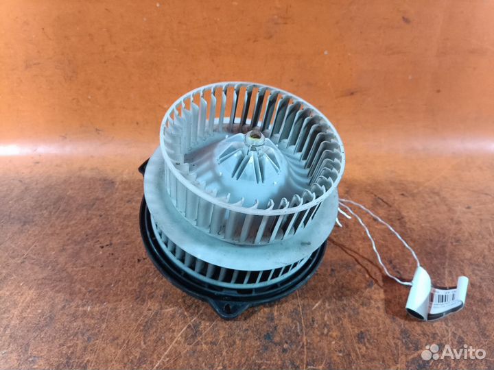 Моторчик печки Toyota Prius NHW20