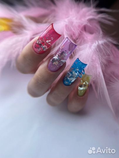 Модель на наращивание ногтей