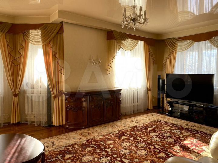 Коттедж 384,7 м² на участке 8 сот.