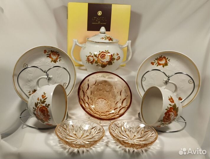 Сервиз чайный, вазочки, конфетницы
