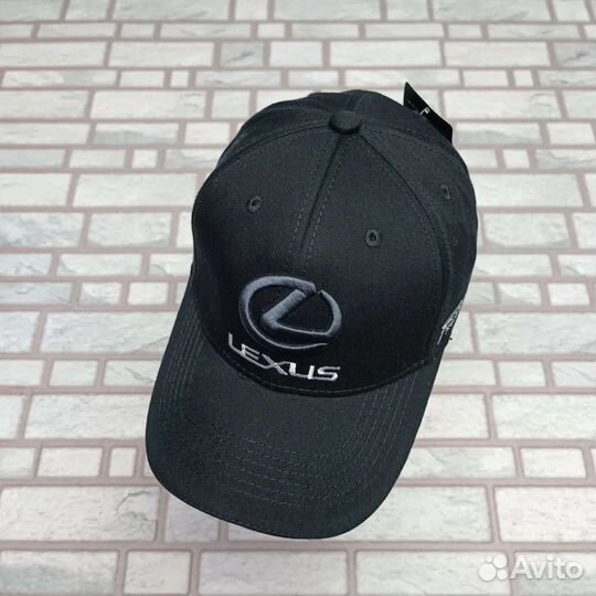 Бейсболка чёрная Lexus