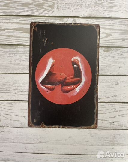 Декор на стену