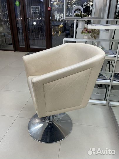 Парикмахерское кресло бу