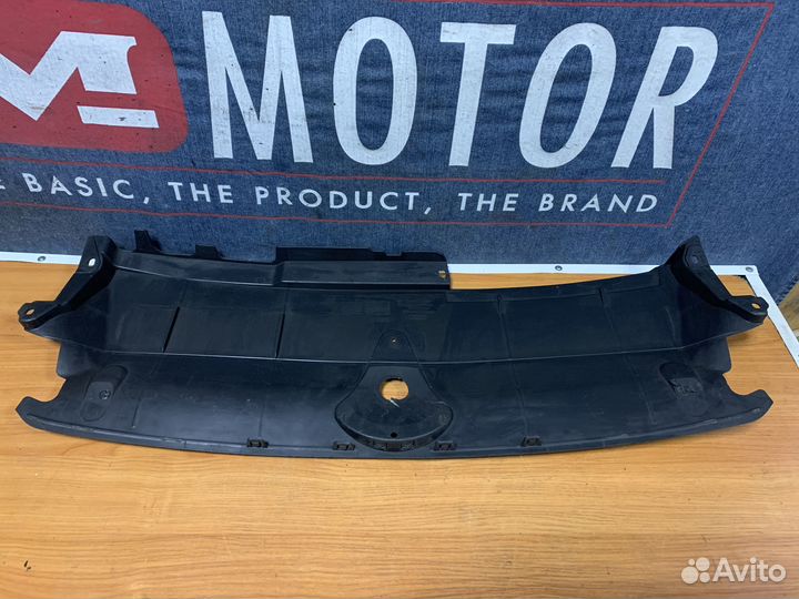 Накладка(Кожух) замка капота Audi A6 C8 4K0807081