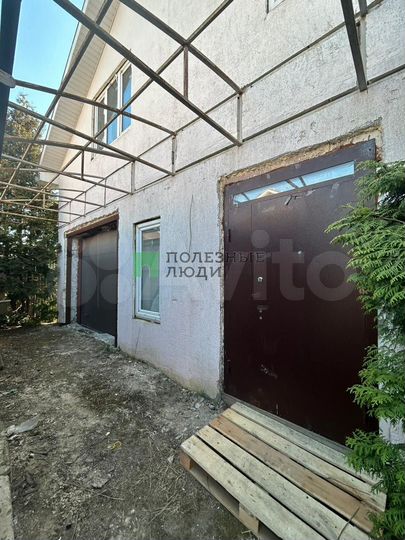 Дом 227 м² на участке 5,5 сот.