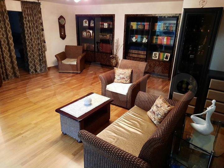 Дом 224 м² на участке 10 сот.