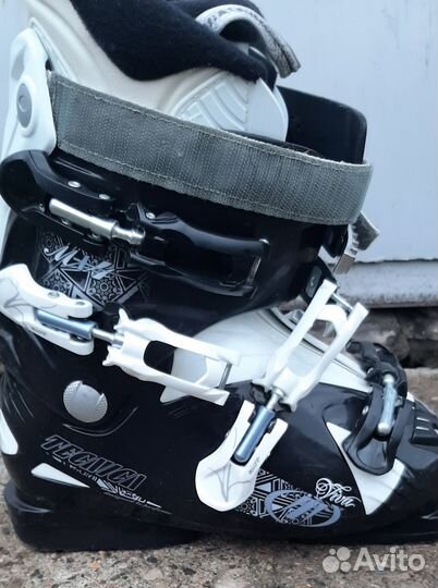 Комплект: Горные лыжи, ботинки 38 размер, палки