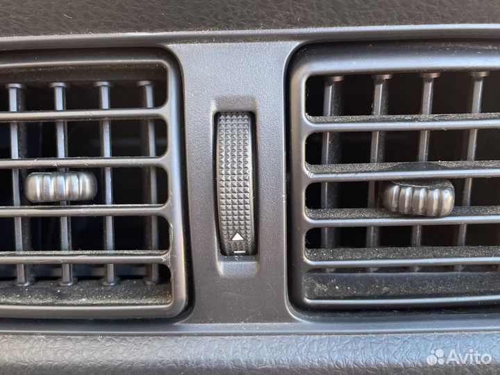 Toyota Camry v70 Воздуховод консоли