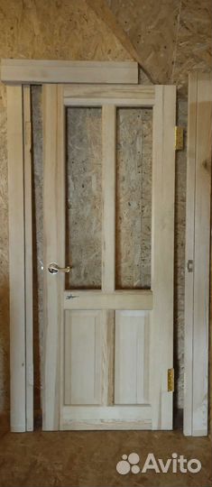 Дверь деревянная из массива сосны