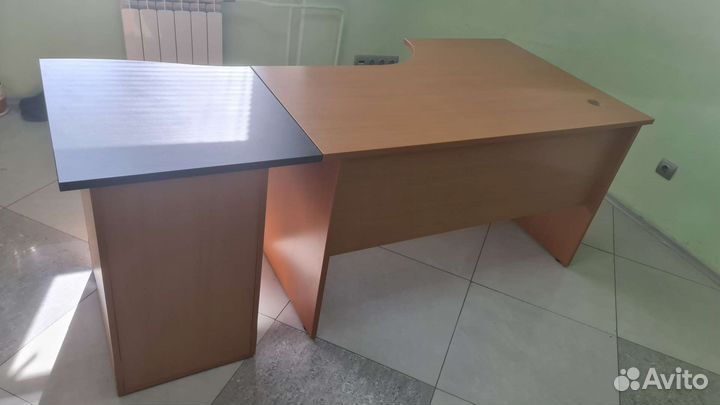 Офисная мебель бу шкаф, стол, тумбочка