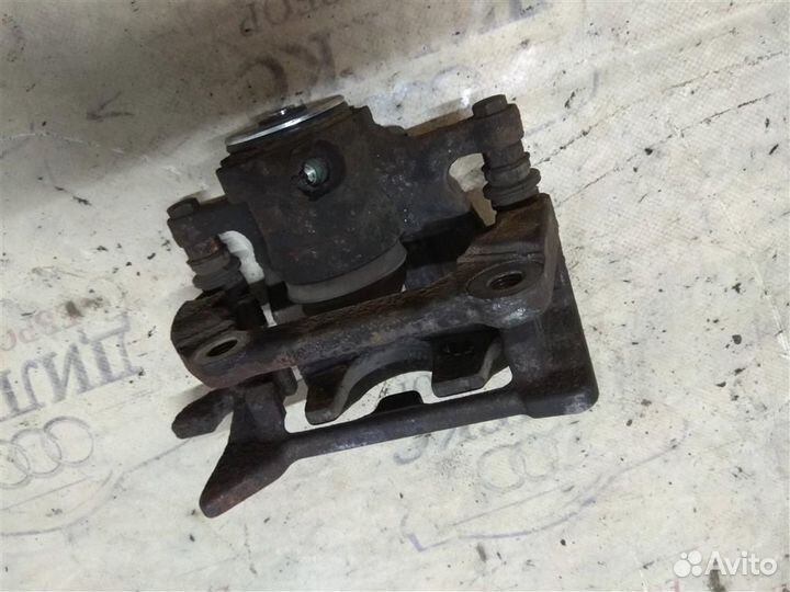 Суппорт задний правый Audi A4 (B8) 2007-2015