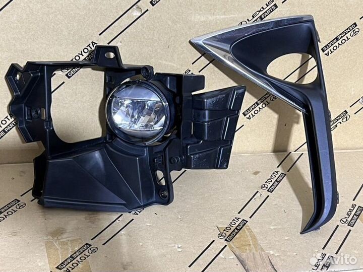 Противотуманная фара левая Lexus Rx 4 2015-2019