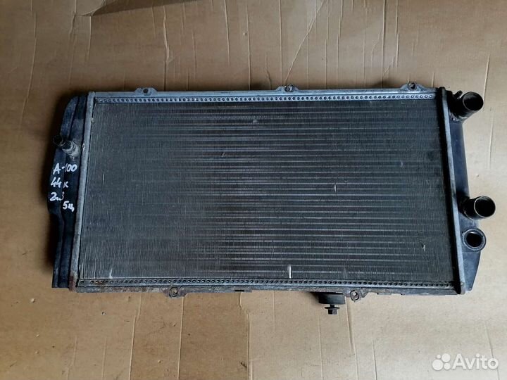 Радиатор охлаждения Audi 100 C3 1.8 МКПП