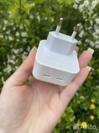 Apple 35W Dual USB-C Port Power Adapter