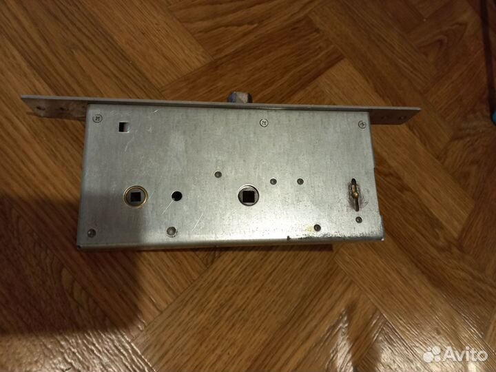 Замок врезной бу