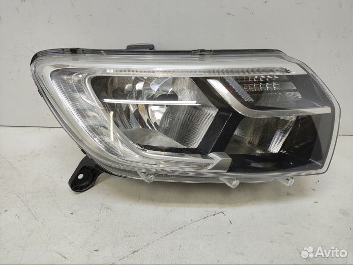 Фара правая Renault Logan 2 2018