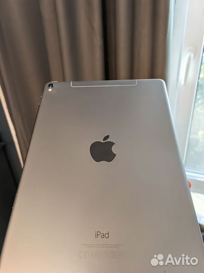 Apple iPad Pro 9.7Wi-Fi/Cellular) 256