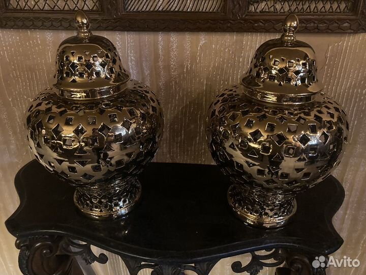 Вазы парные с крышкой для интерьера