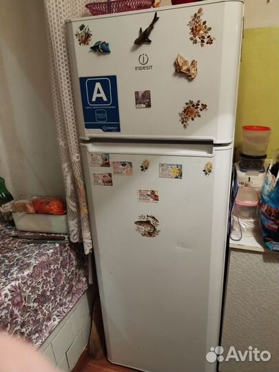 Холодильник бу indesit