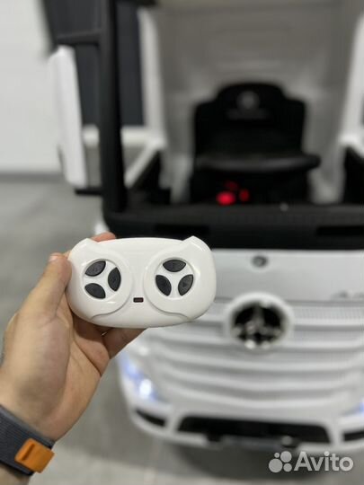 Детский электромобиль Mercedes-Benz Actros