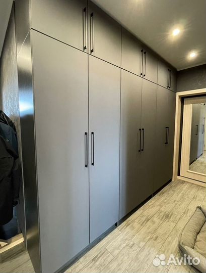 Шкаф распашной