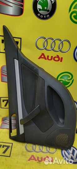 Обшивка двери задняя правая Skoda Octavia 1Z3 1.6