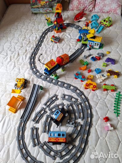 Lego duplo железная дорога 10508 и 10507