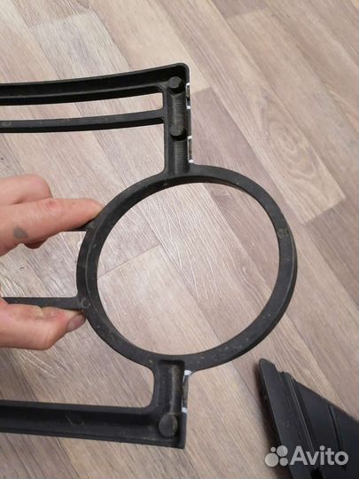 Накладка левой фары Land Rover Discovery 3 2005