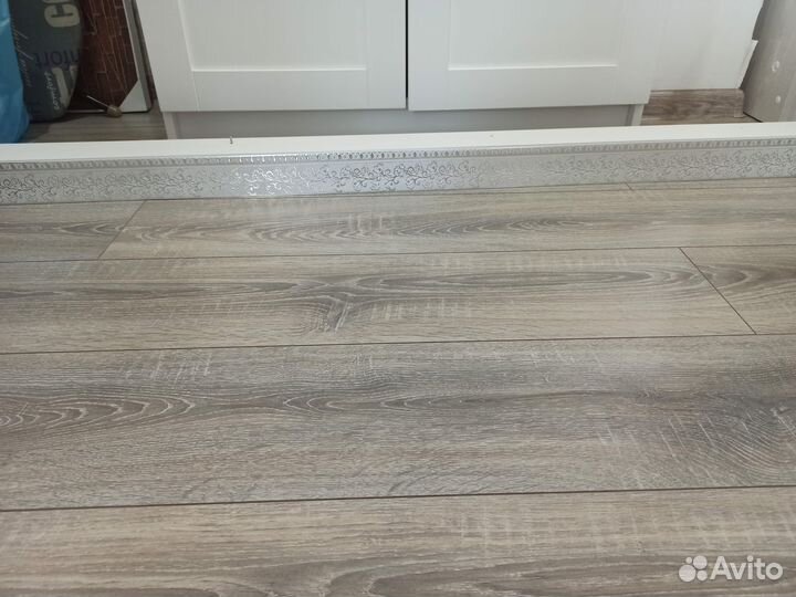 Продам карниз пластиковый