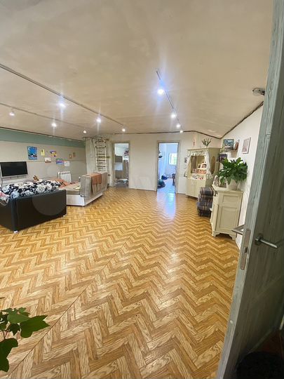 Дом 178 м² на участке 6 сот.