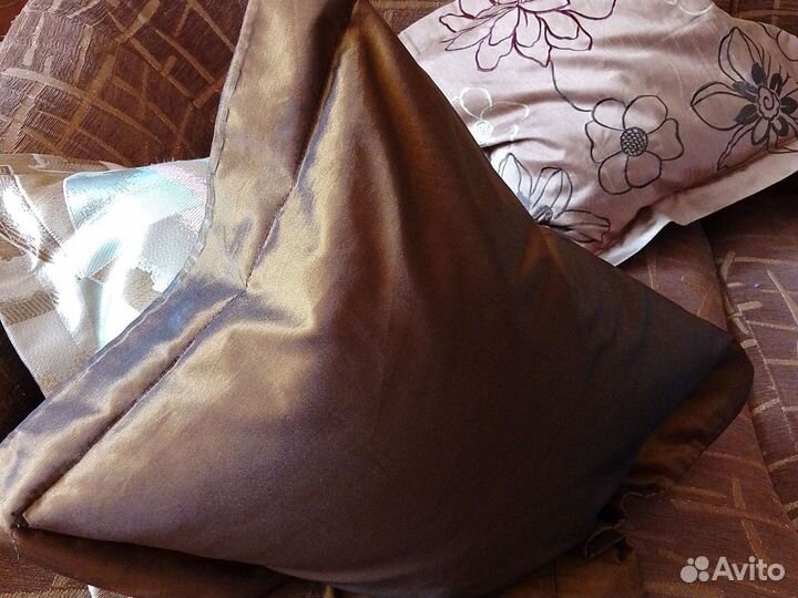 Декоративные подушки, цветы -декор для штор