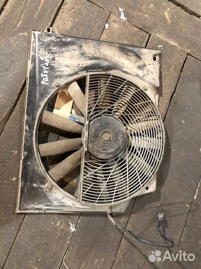 Вентилятора радиатора Mercedes-Benz W124 S124