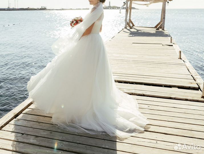 Свадебное платье со шлейфом