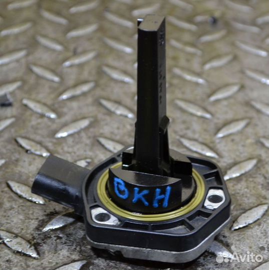 Датчик уровня масла Audi / VW AUK BKH BPK