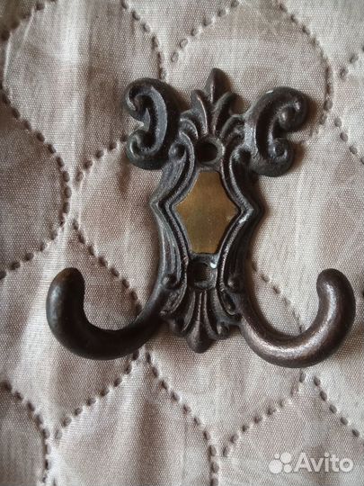 Крючок -вешалка двухрожковый