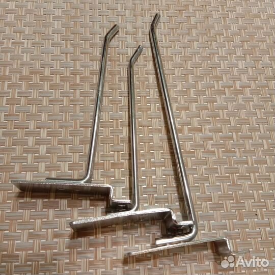 Вешалки-крючки для подсобки, дачи, гаража, сервиса