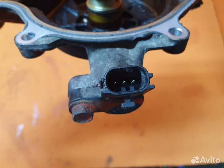 Крышка распредвала левая Infiniti Qx56 JA60 5.6