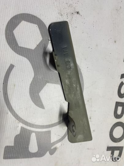 Кронштейн крыла левый Renault Logan 2005-2014